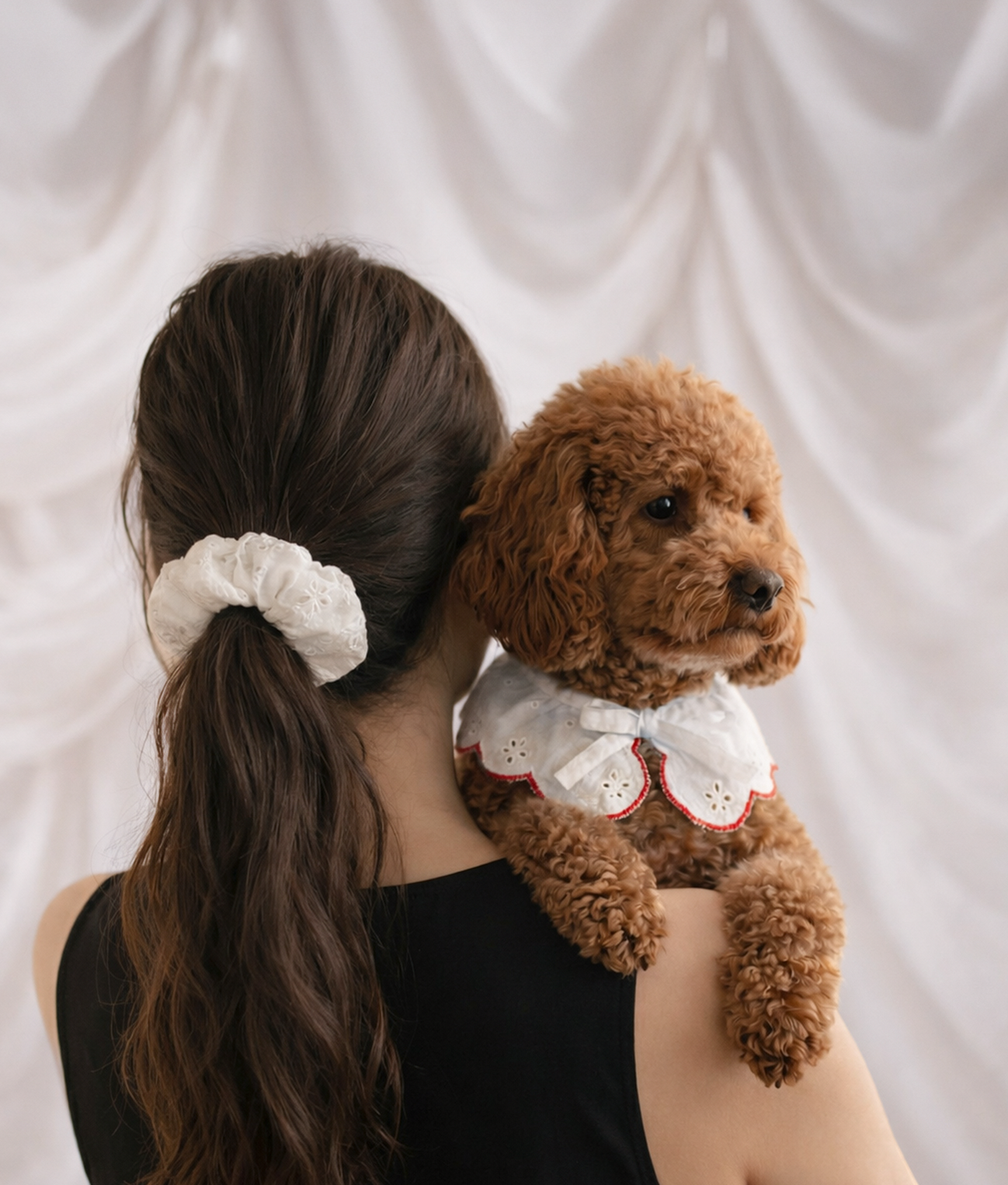 Chouchou (scrunchie) motif broderie anglaise corail, Noa