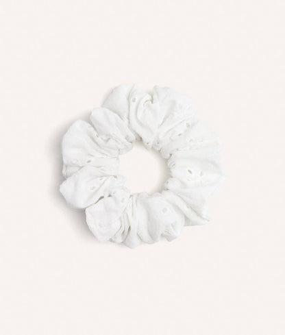 Chouchou (scrunchie) motif broderie anglaise corail, Noa